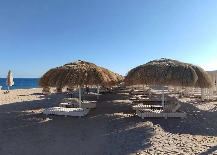 El Hambra Compound Apartment